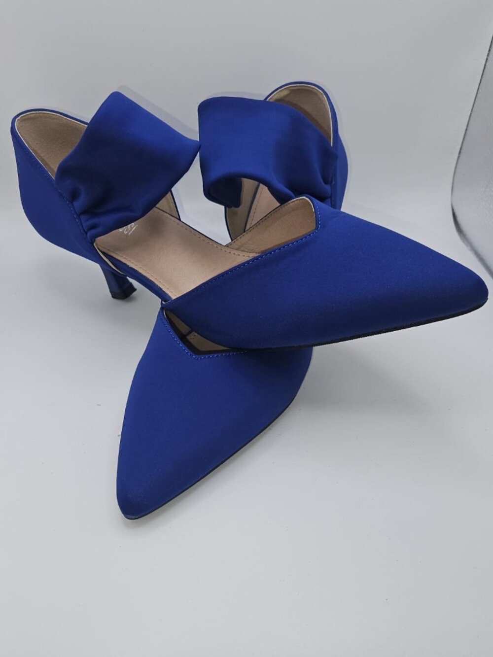 MAIERNISI JESSI Royal Blue Satin Pointed Toe Kitten Heel Pumps Size 9
